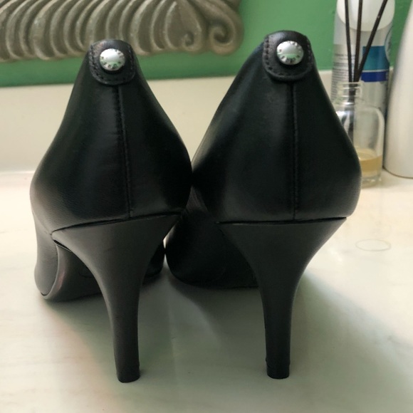 Black Michael Kors heels - Picture 2 of 4